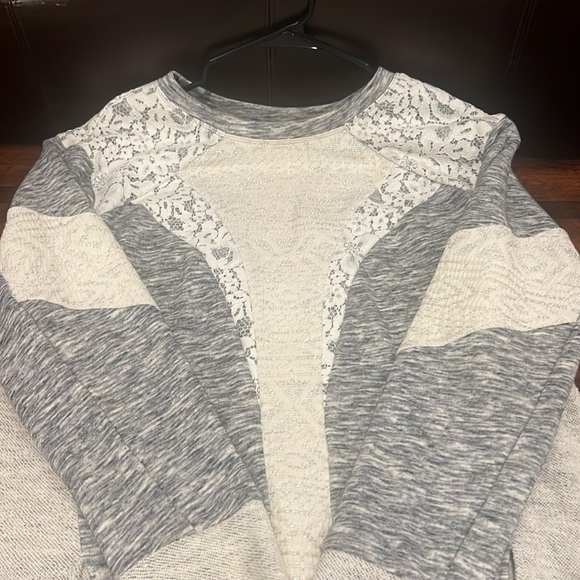 Rebecca Taylor sweatshirt. Large. Gray and white with silver metallic and lace. - Picture 4 of 8